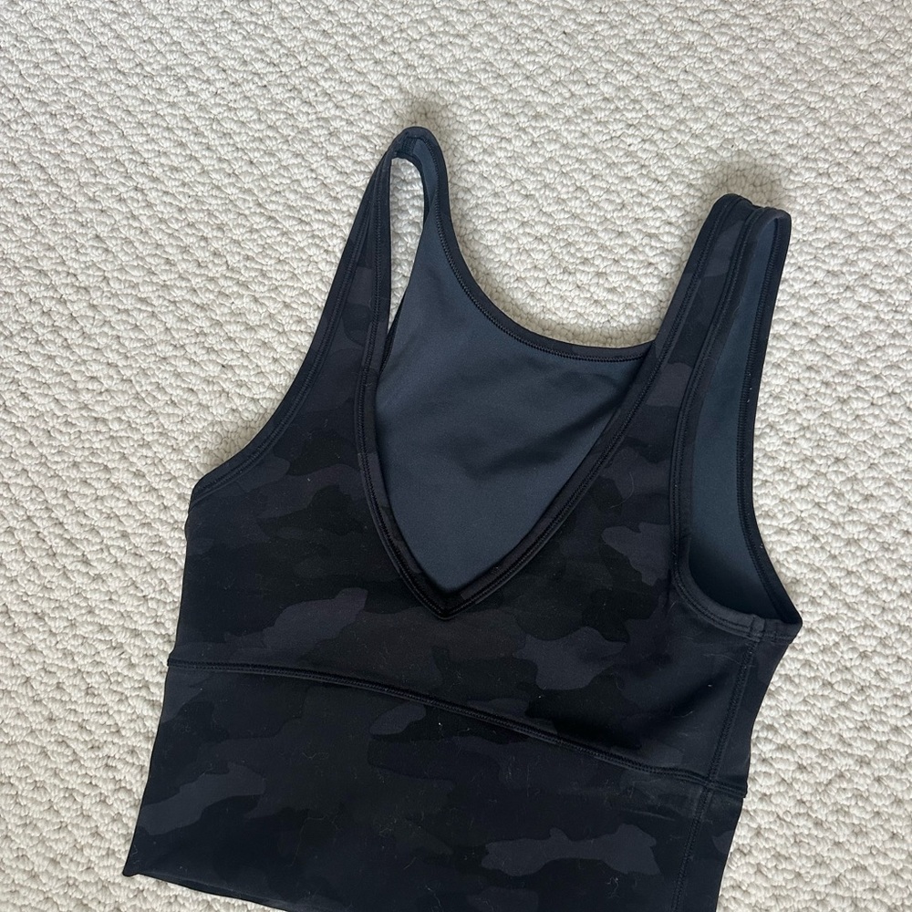 BLACK camo lululemon power pivot size 4 - Picture 2 of 3